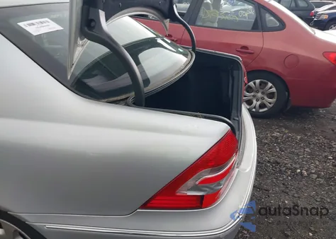 2005 Mercedes-Benz C 240 Luxury 4Matic z USA, uszkodzony, nr VIN WDBRF81J85F562954